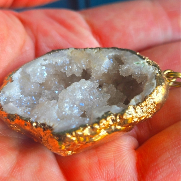 Huge 26.17 Gram Quartz? Vintage Geode Druzzy Pendant - Picture 1 of 16